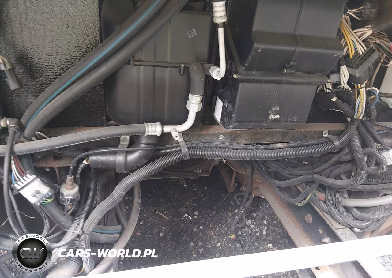 2004 Freightliner Chassis X Line Motor Home VIN:4UZAAHBS24CM94084 - 10