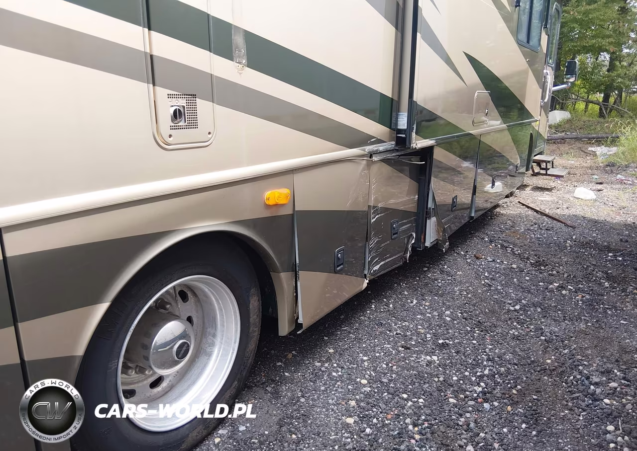 2004 Freightliner Chassis X Line Motor Home VIN:4UZAAHBS24CM94084 - 11