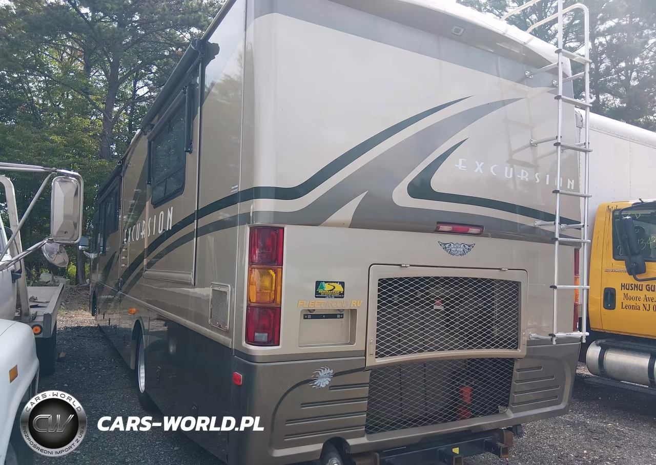 2004 Freightliner Chassis X Line Motor Home VIN:4UZAAHBS24CM94084 - 3