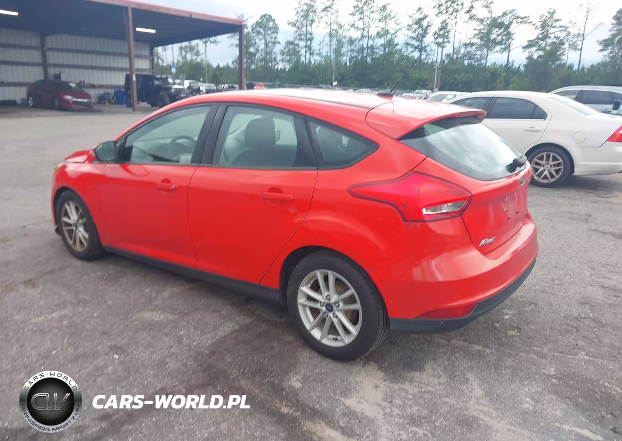 2017 Ford Focus Se VIN:1FADP3K23HL286343 - 3