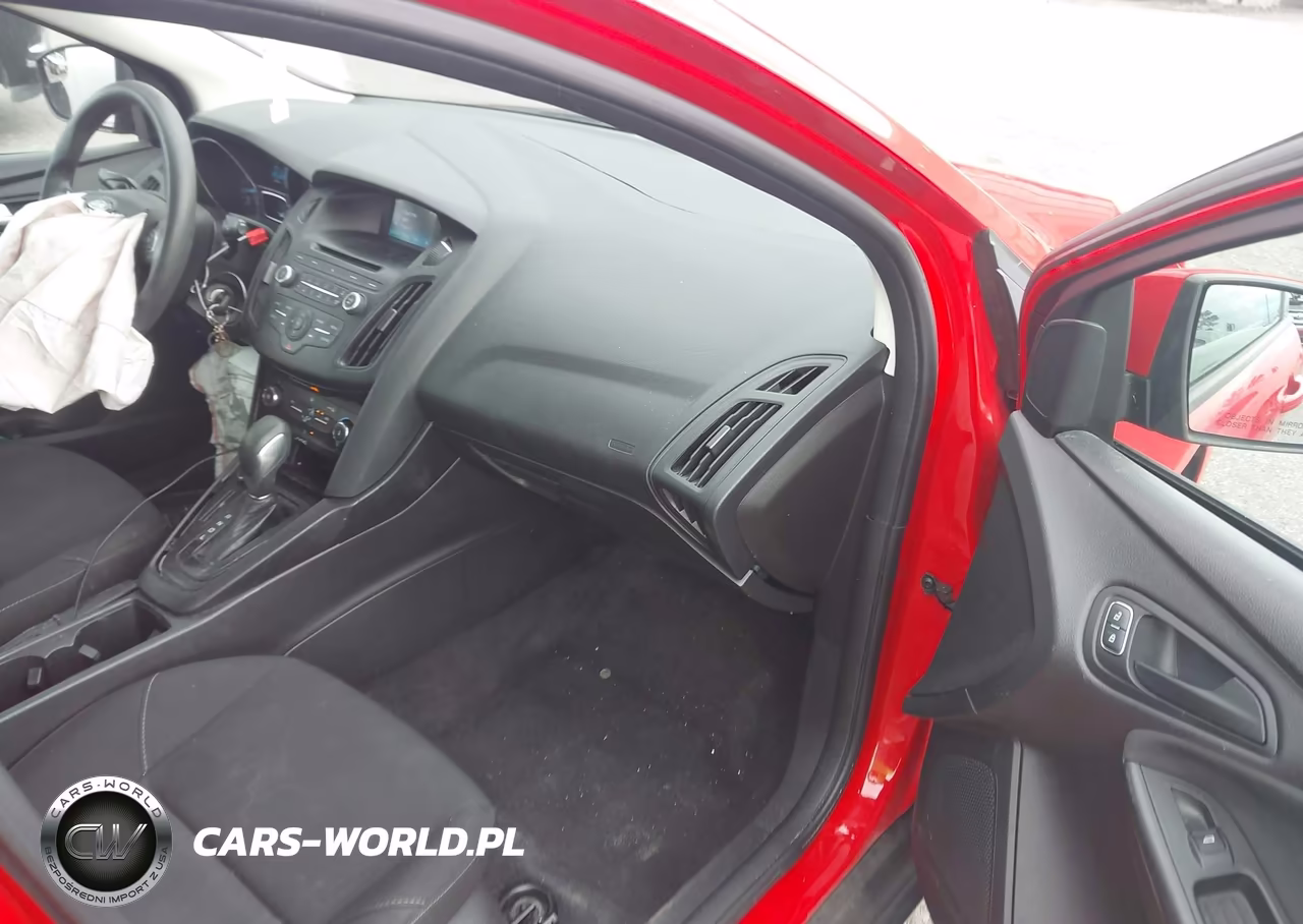 2017 Ford Focus Se VIN:1FADP3K23HL286343 - 5