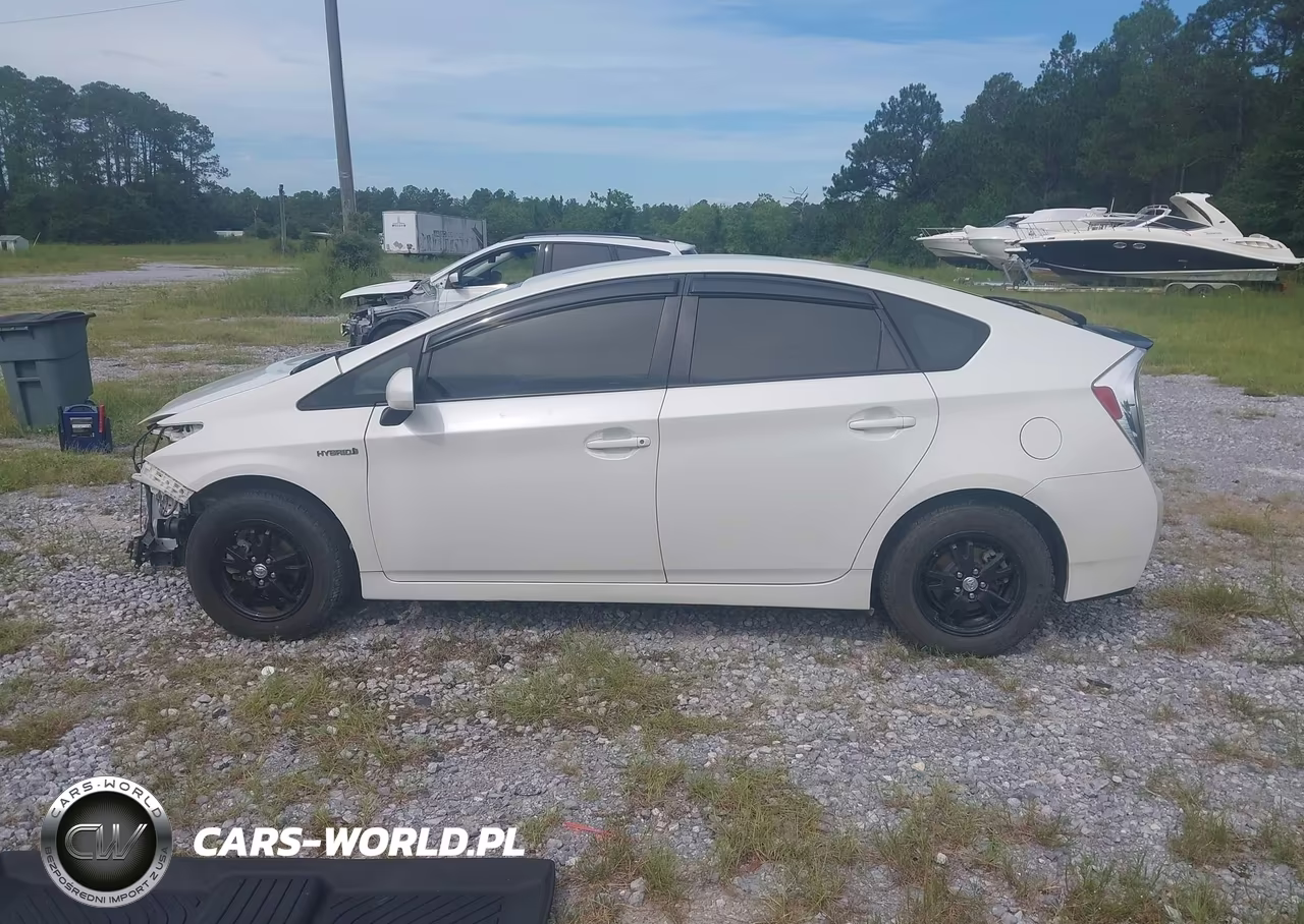 2013 Toyota Prius Two VIN:JTDKN3DU7D1681993 - 15
