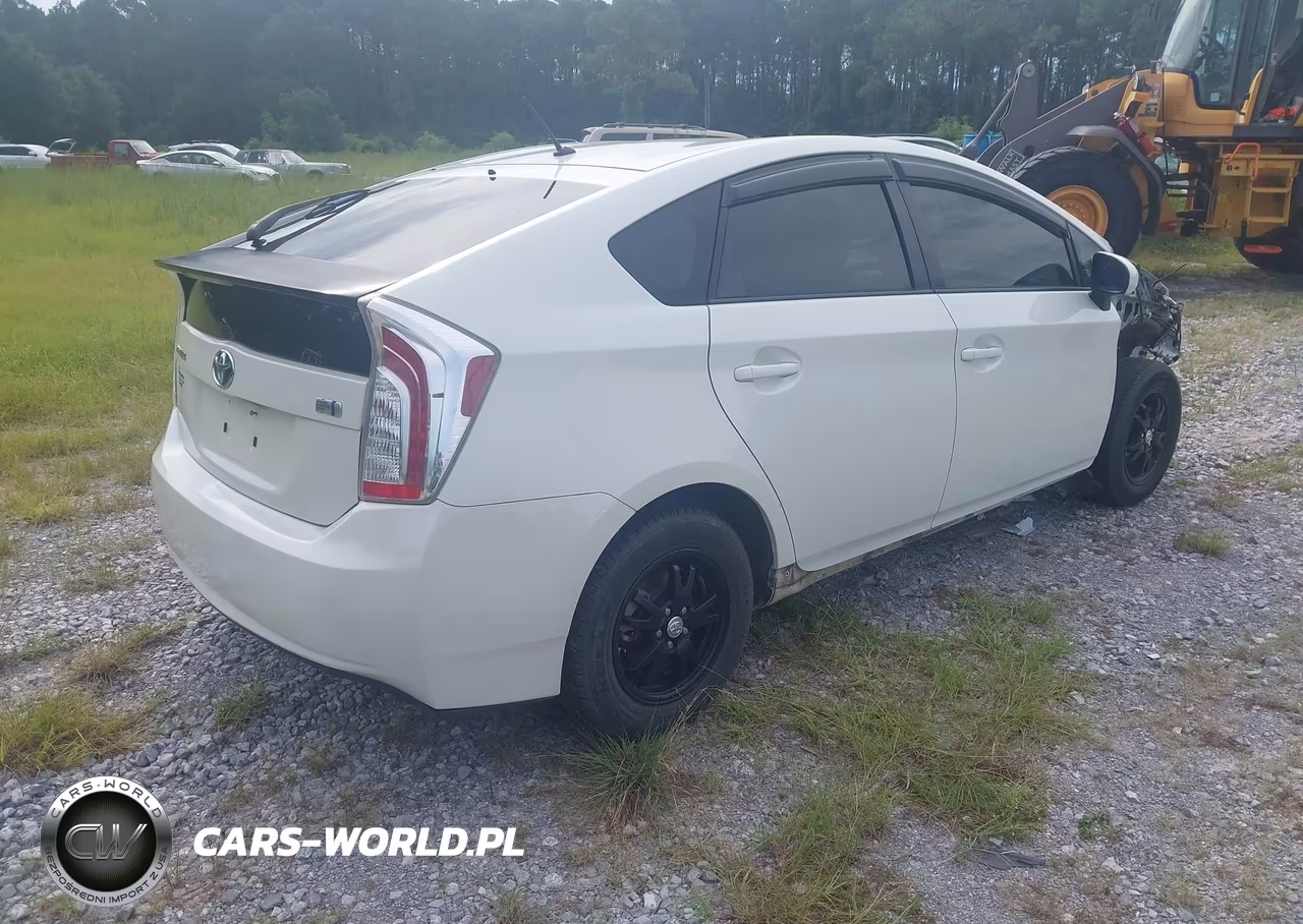 2013 Toyota Prius Two VIN:JTDKN3DU7D1681993 - 4