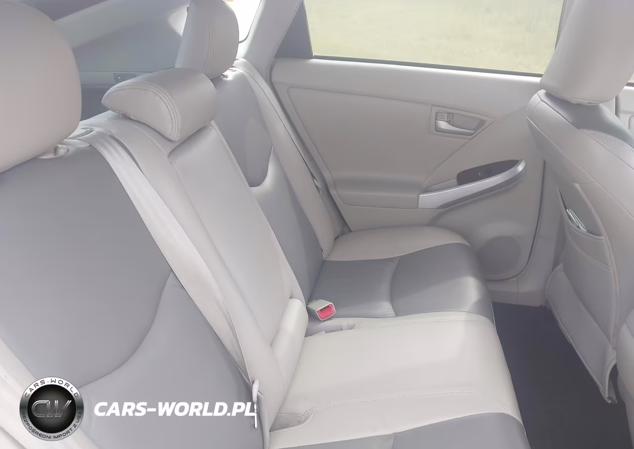 2013 Toyota Prius Two VIN:JTDKN3DU7D1681993 - 8