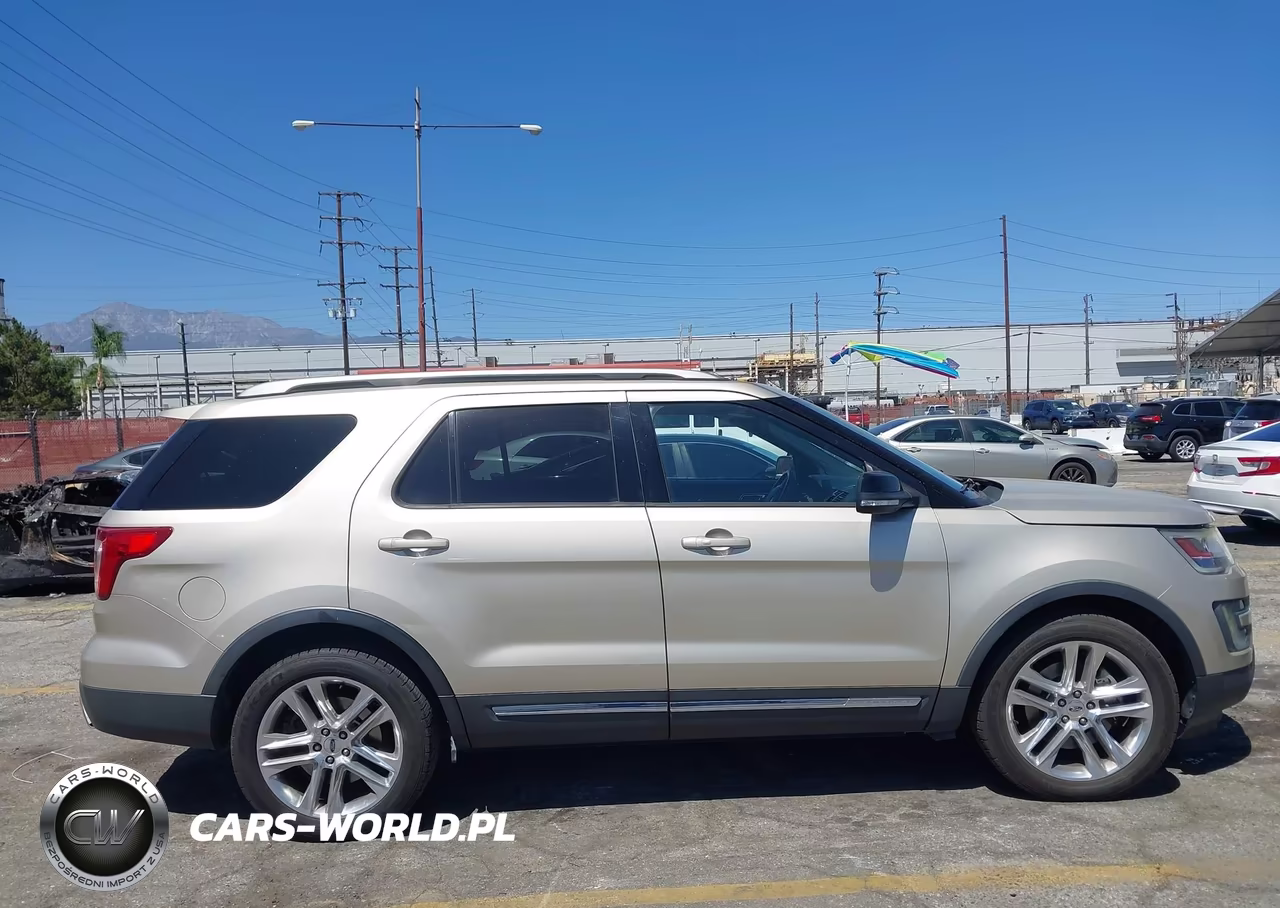 2017 Ford Explorer Xlt VIN:1FM5K7D85HGC21696 - 14