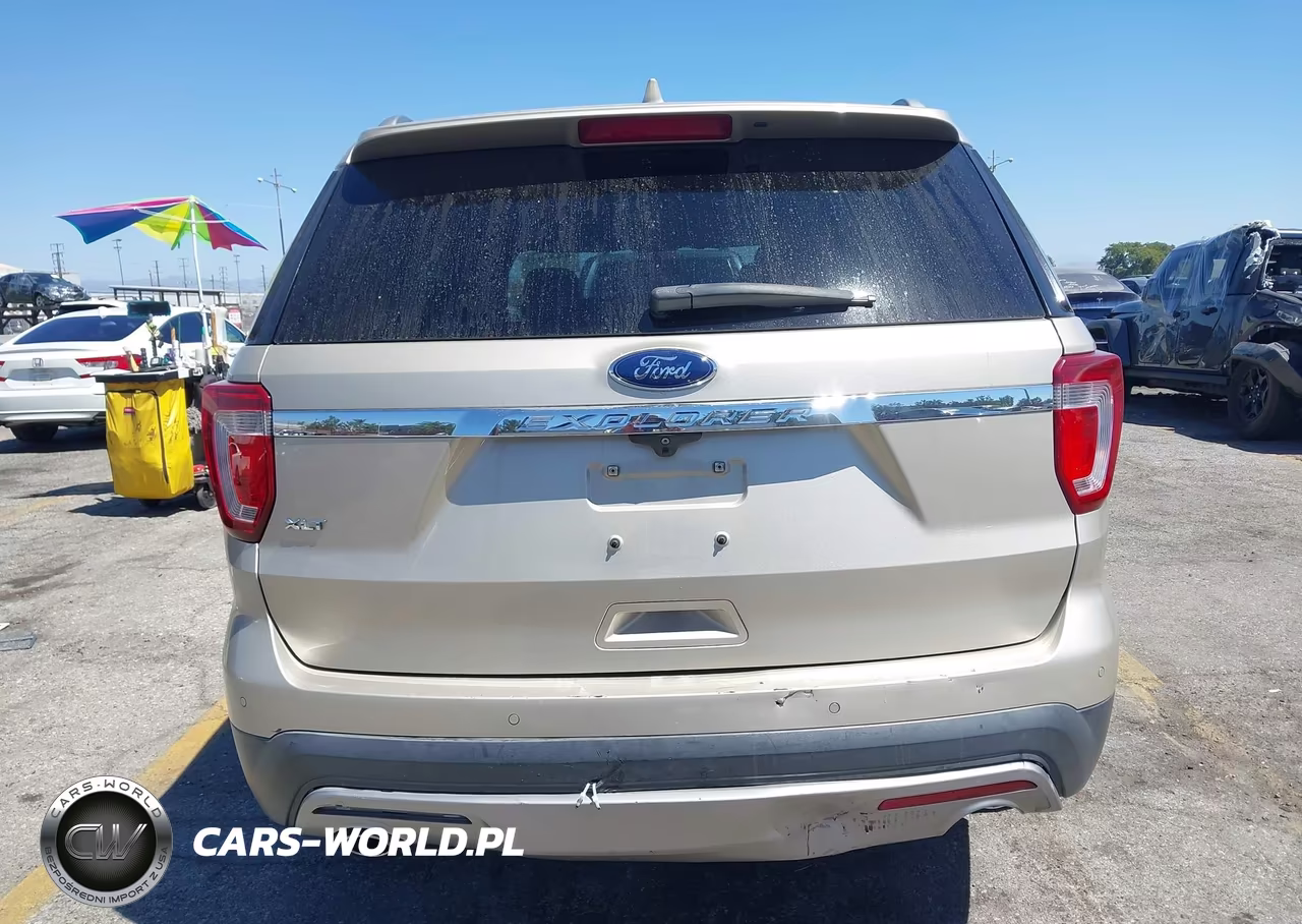 2017 Ford Explorer Xlt VIN:1FM5K7D85HGC21696 - 6