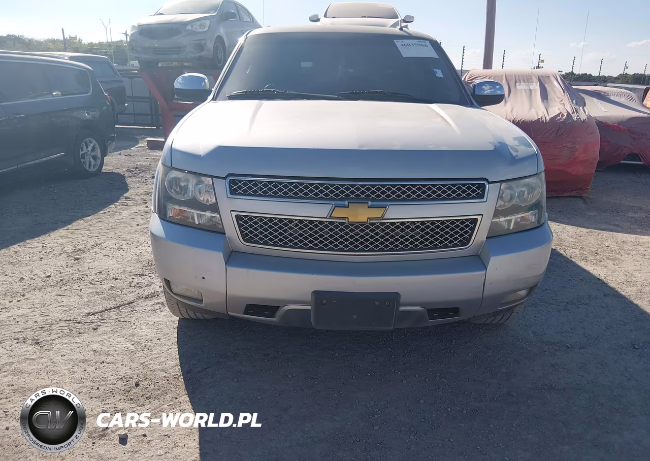 2013 Chevrolet Suburban 1500 Lt VIN:1GNSKJE72DR330942 - 12