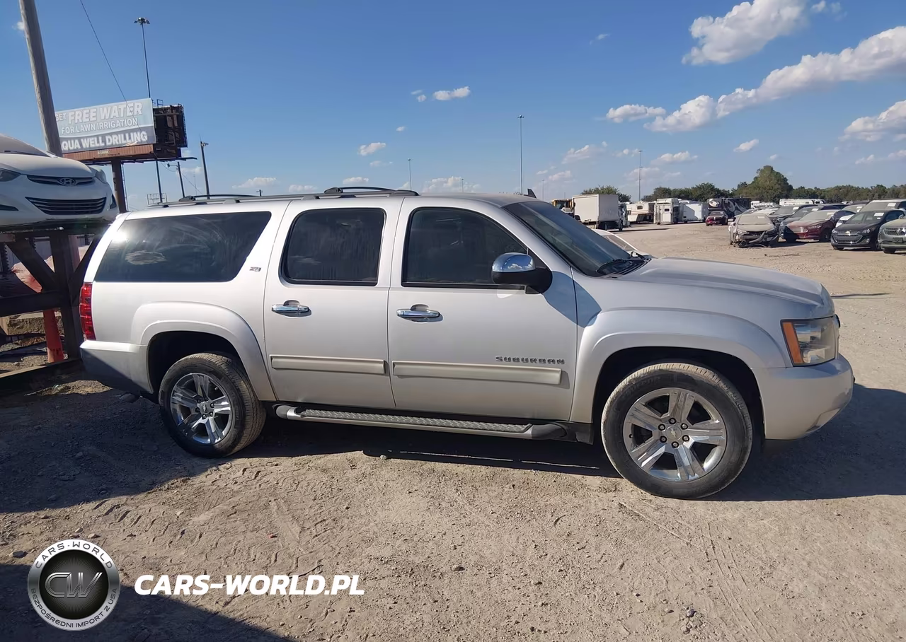 2013 Chevrolet Suburban 1500 Lt VIN:1GNSKJE72DR330942 - 13