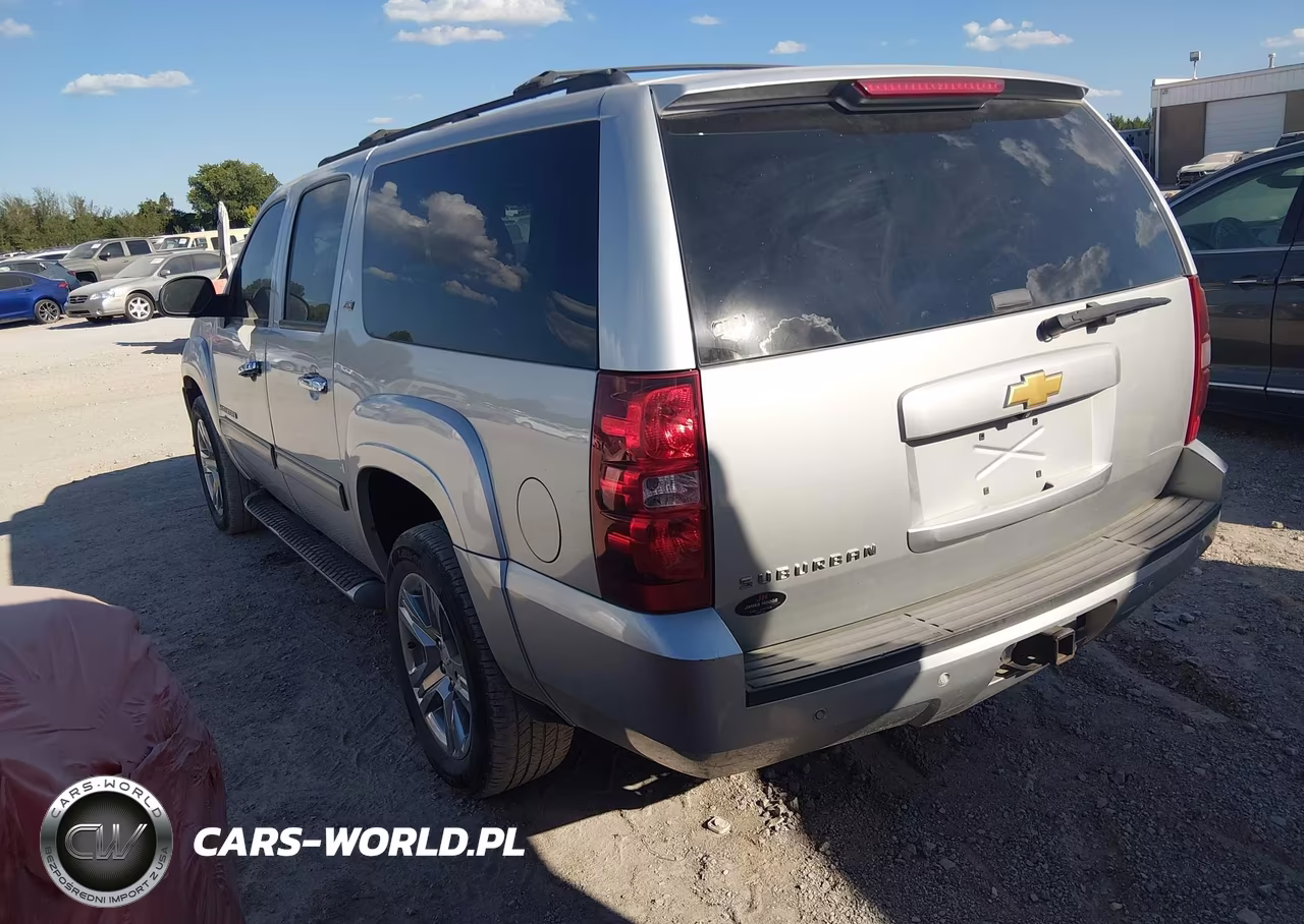 2013 Chevrolet Suburban 1500 Lt VIN:1GNSKJE72DR330942 - 3