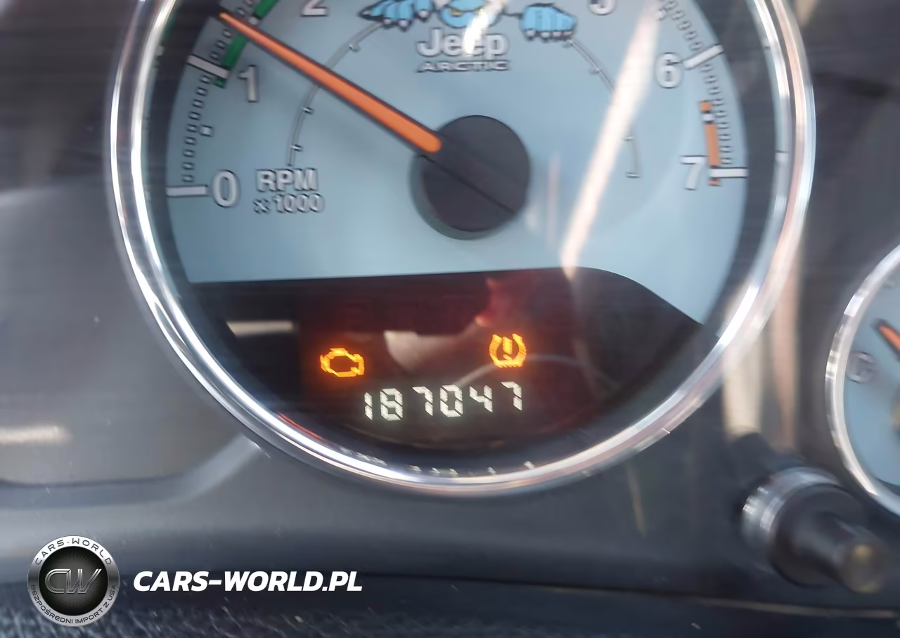 2012 Jeep Wrangler Unlimited Sahara VIN:1C4BJWEG8CL169393 - 15