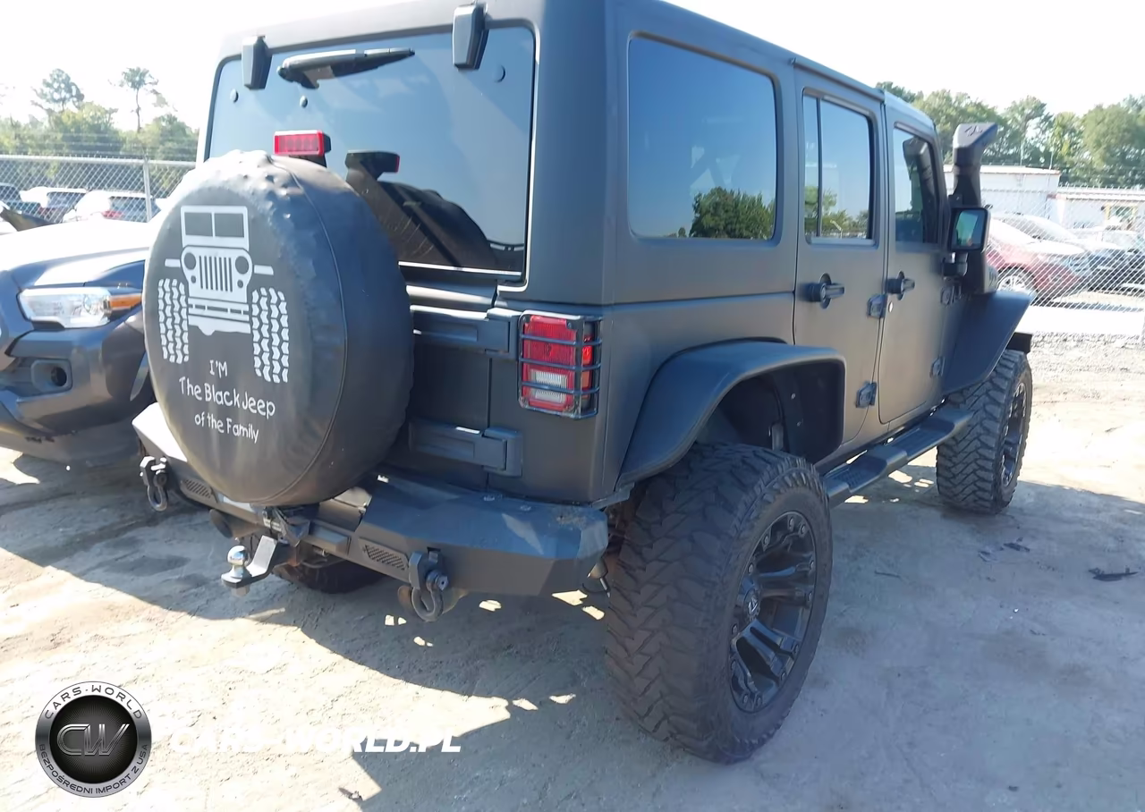 2012 Jeep Wrangler Unlimited Sahara VIN:1C4BJWEG8CL169393 - 4