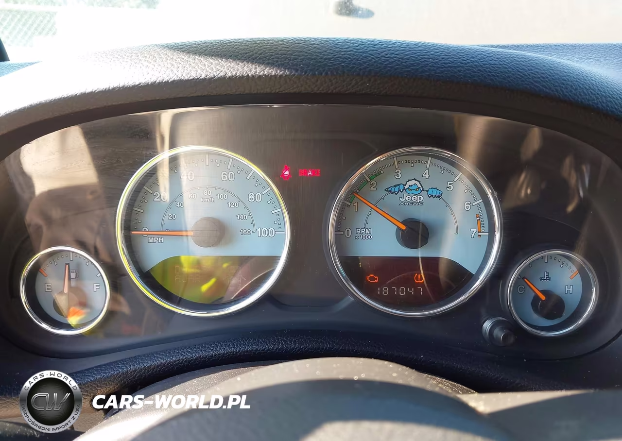 2012 Jeep Wrangler Unlimited Sahara VIN:1C4BJWEG8CL169393 - 7