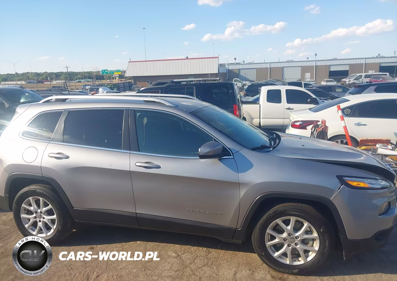 2016 Jeep Cherokee Latitude VIN:1C4PJLCS4GW108235 - 14