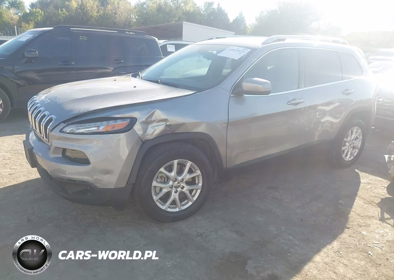 2016 Jeep Cherokee Latitude VIN:1C4PJLCS4GW108235 - 2