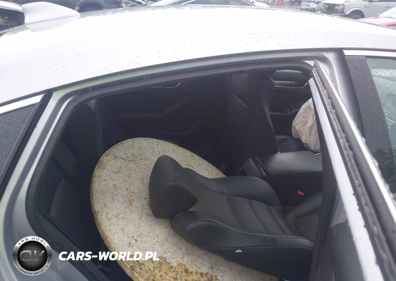 2018 Honda Accord Sport VIN:1HGCV1F30JA223559 - 8