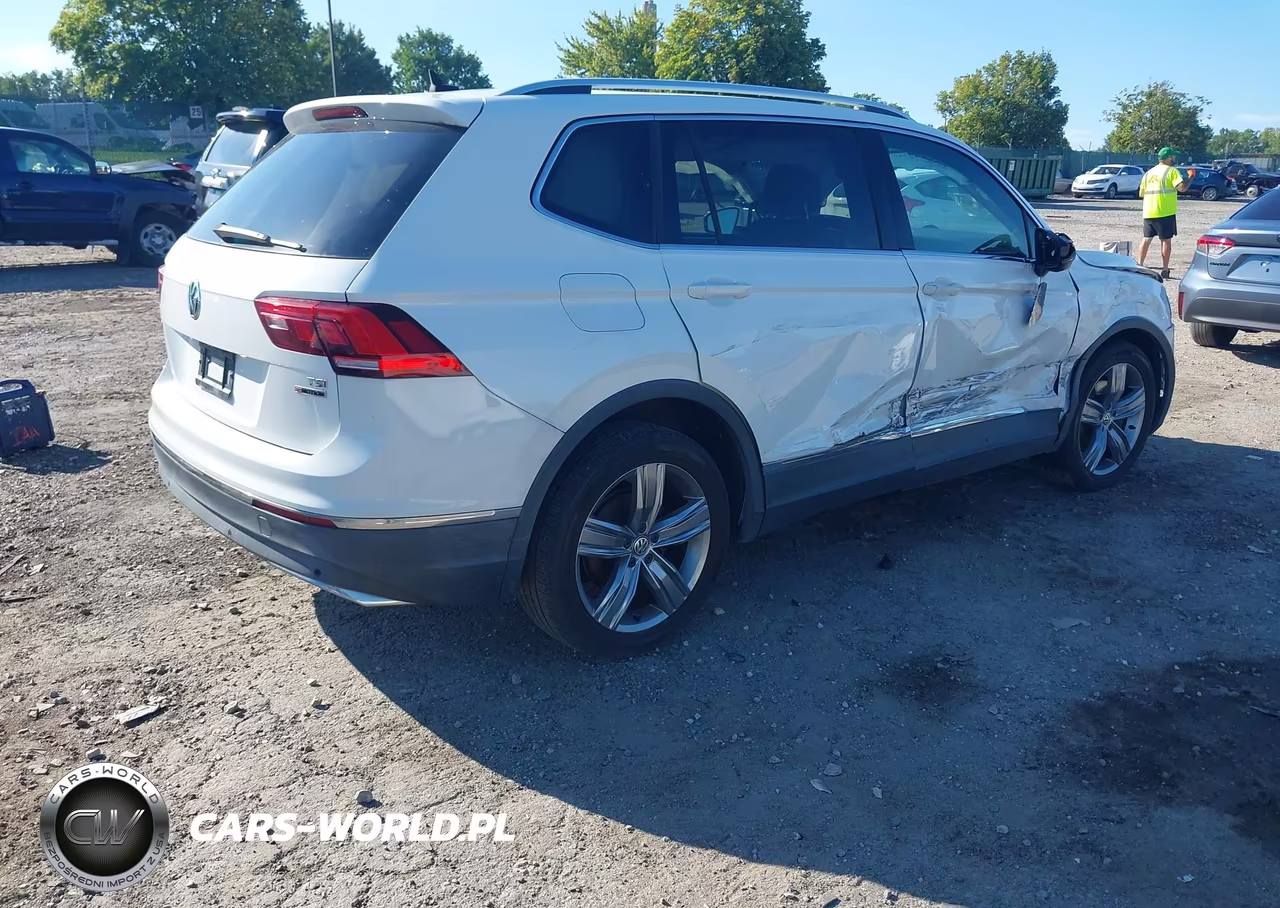 2018 Volkswagen Tiguan Sel Premium VIN:3VV4B7AXXJM077863 - 4