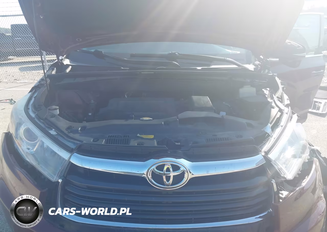 2015 Toyota Highlander Le V6 VIN:5TDBKRFH9FS155270 - 10