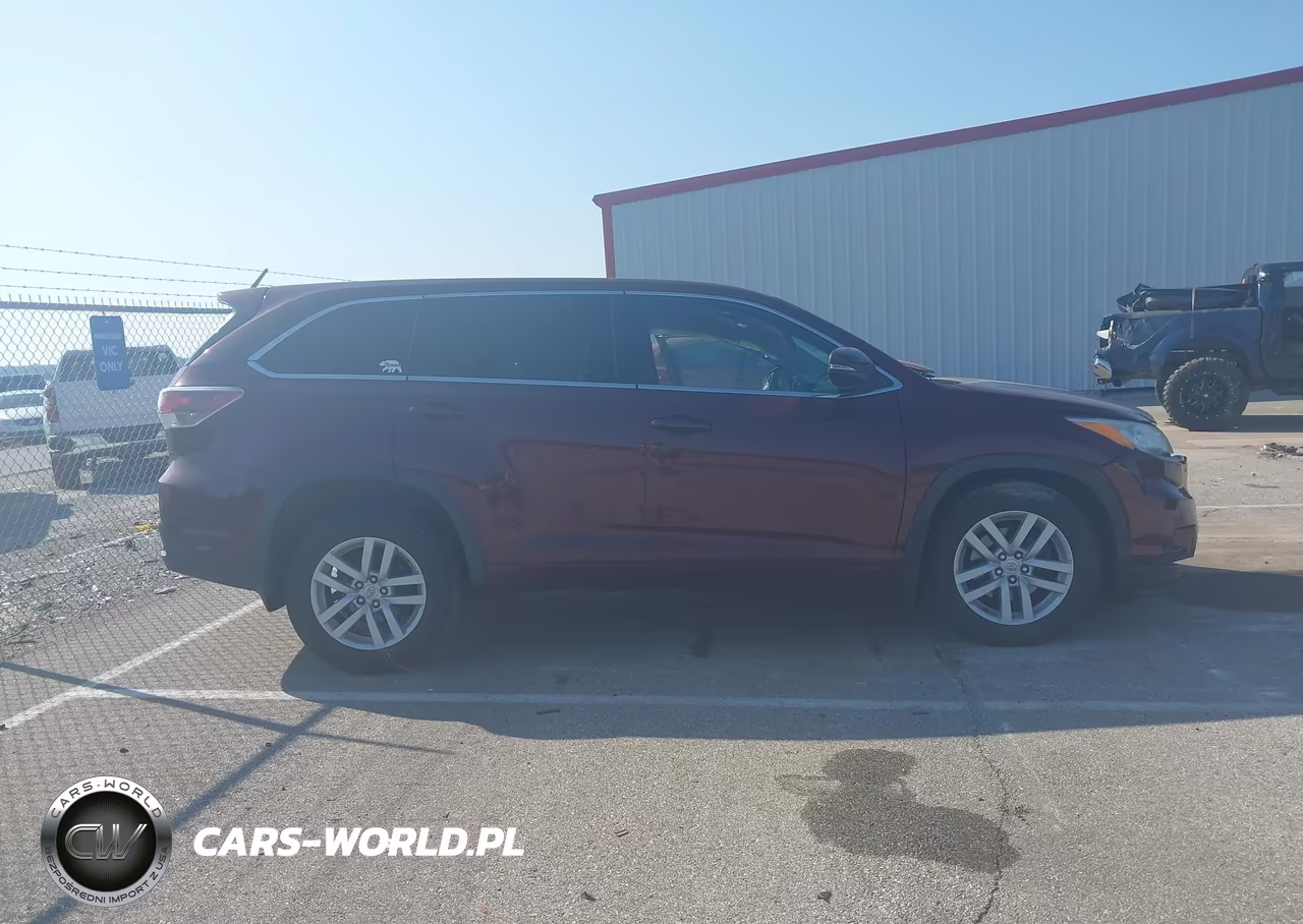2015 Toyota Highlander Le V6 VIN:5TDBKRFH9FS155270 - 14