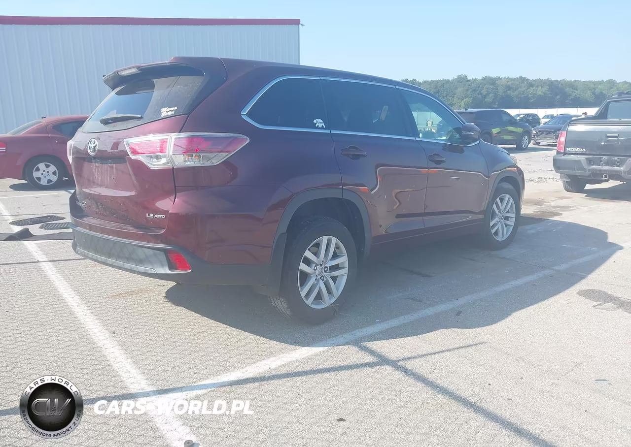 2015 Toyota Highlander Le V6 VIN:5TDBKRFH9FS155270 - 4