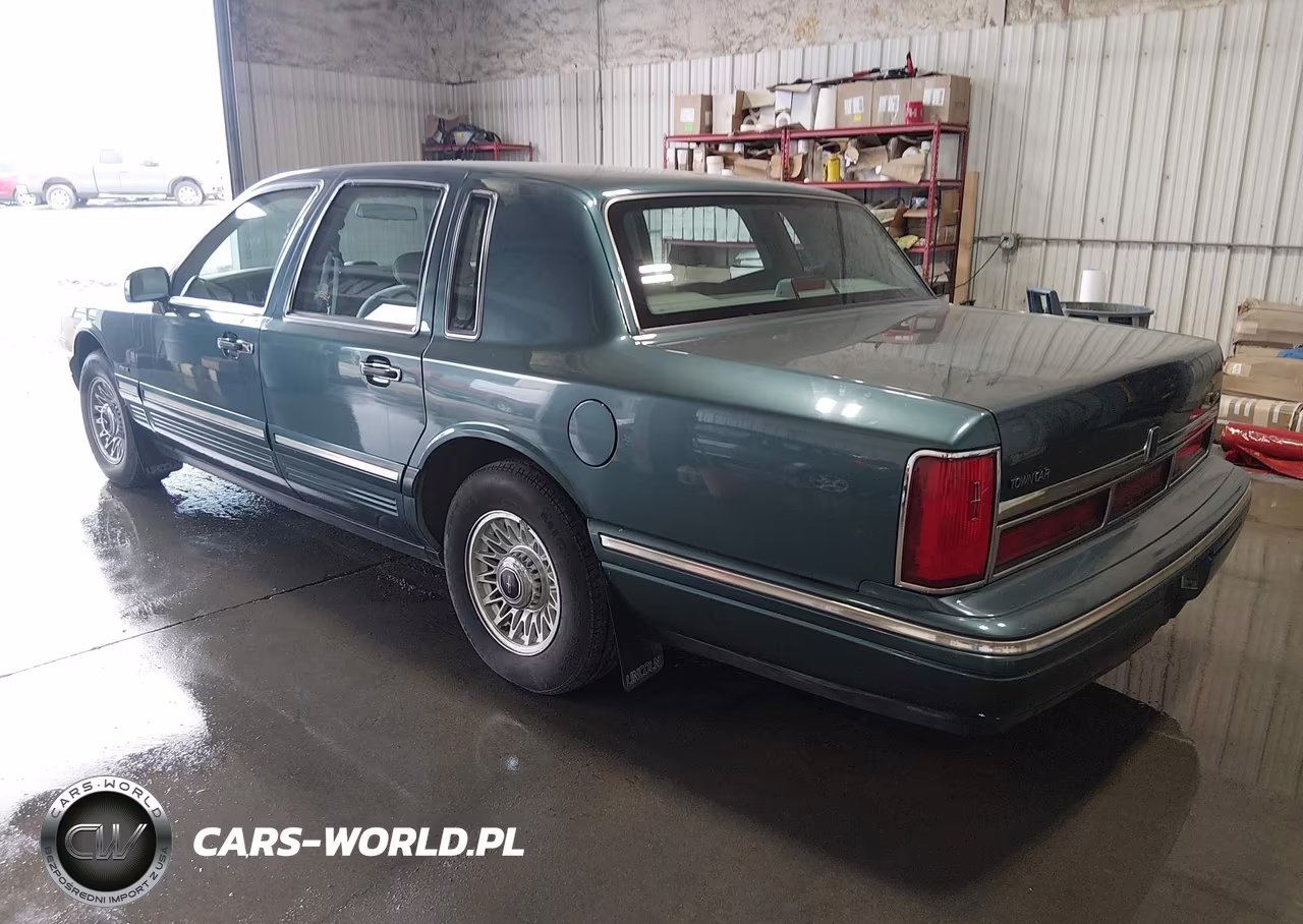1996 Lincoln Town Car Executive VIN:1LNLM81W9TY722216 - 3