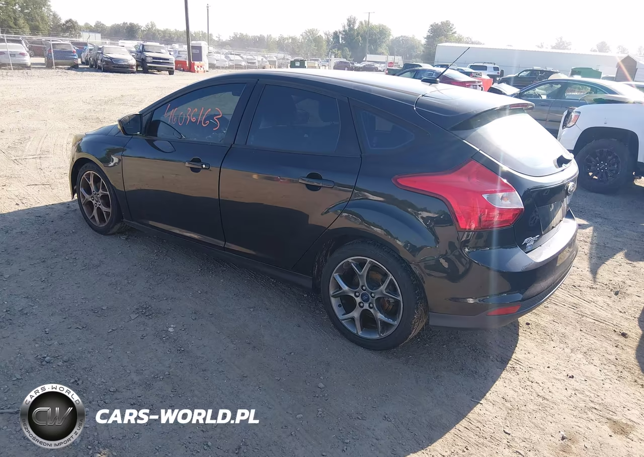 2014 Ford Focus Se VIN:1FADP3K23EL326450 - 3