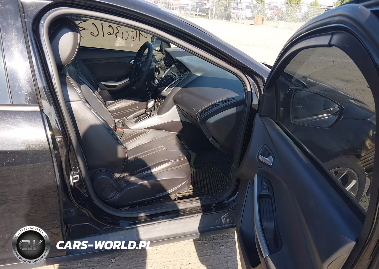 2014 Ford Focus Se VIN:1FADP3K23EL326450 - 5