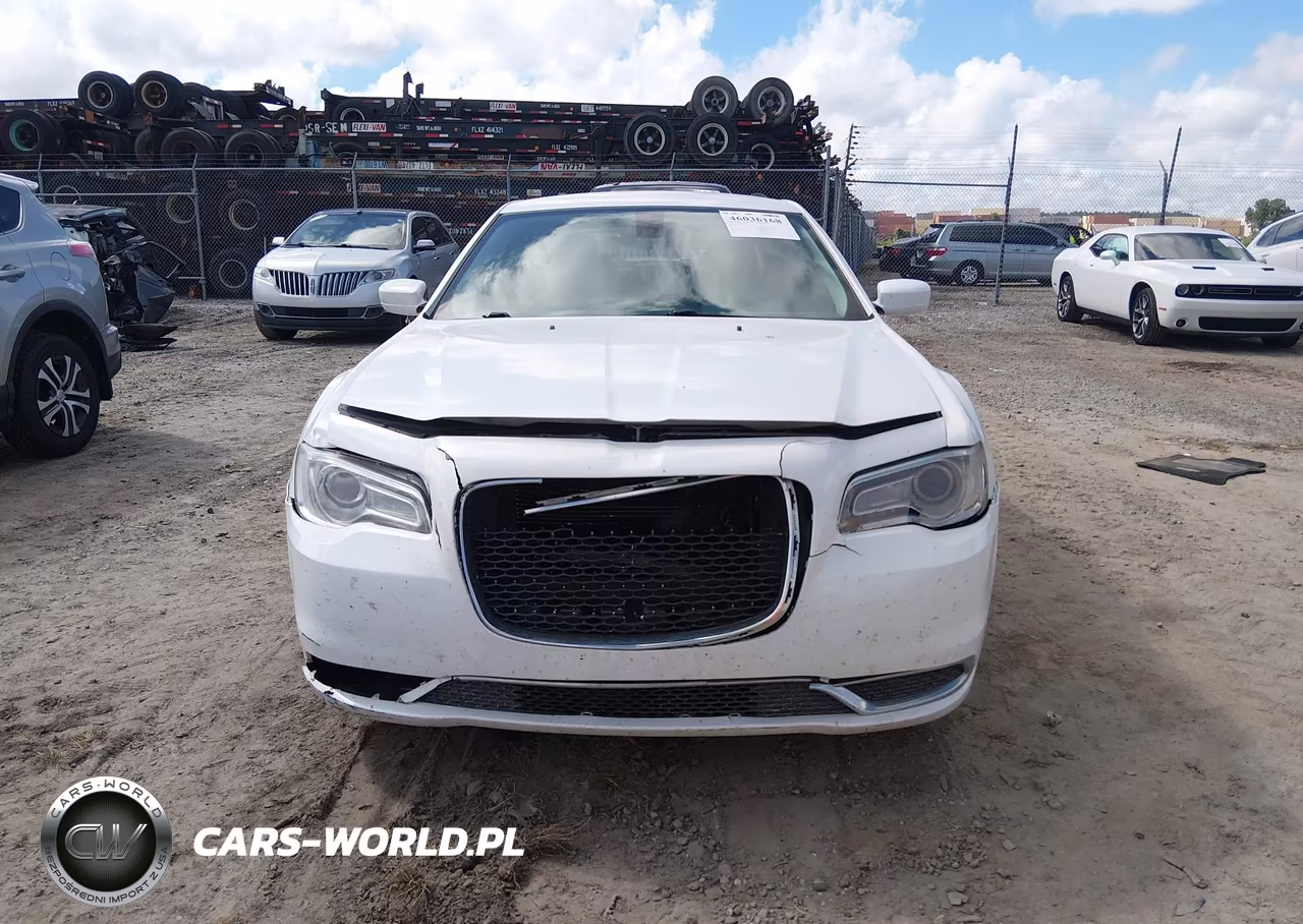 2015 Chrysler 300 Limited VIN:2C3CCAAG5FH931673 - 12