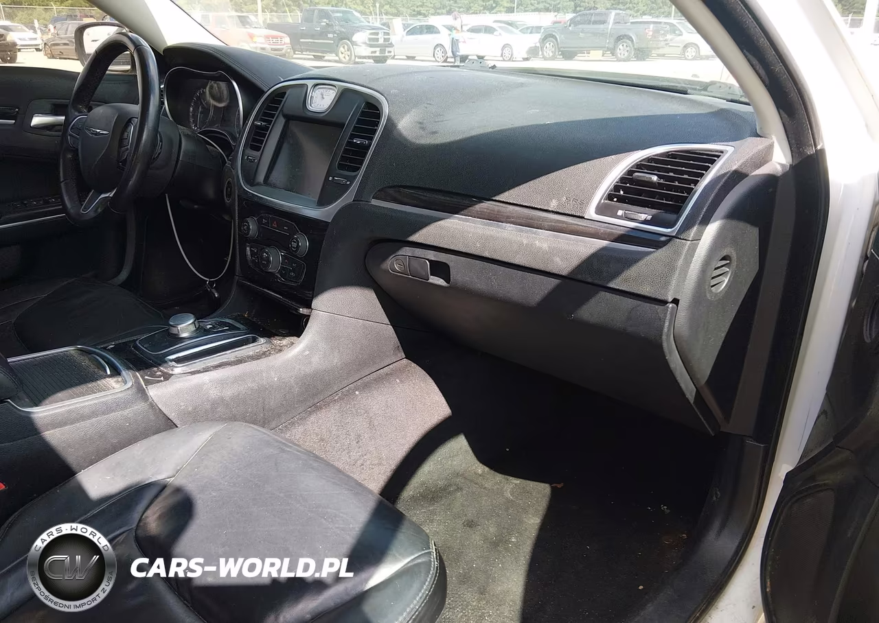 2015 Chrysler 300 Limited VIN:2C3CCAAG5FH931673 - 5