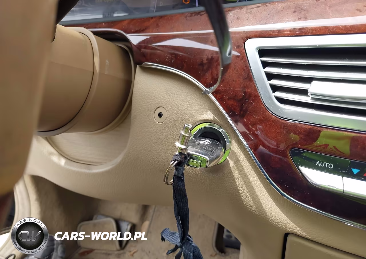 2012 Mercedes-Benz S 550 VIN:WDDNG7DB5CA429824 - 11