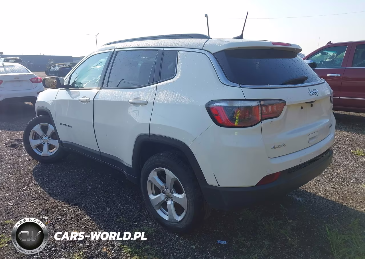 2020 Jeep Compass Latitude 4X4 VIN:3C4NJDBB9LT166999 - 3
