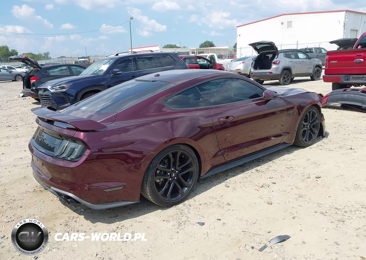 2018 Ford Mustang Gt Premium VIN:1FA6P8CF9J5116313 - 4