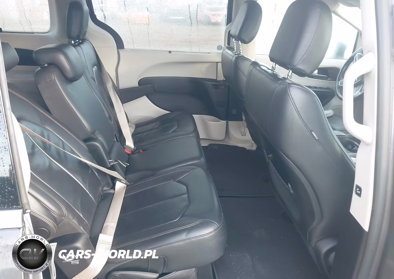 2017 Chrysler Pacifica Touring-L VIN:2C4RC1BGXHR610942 - 8