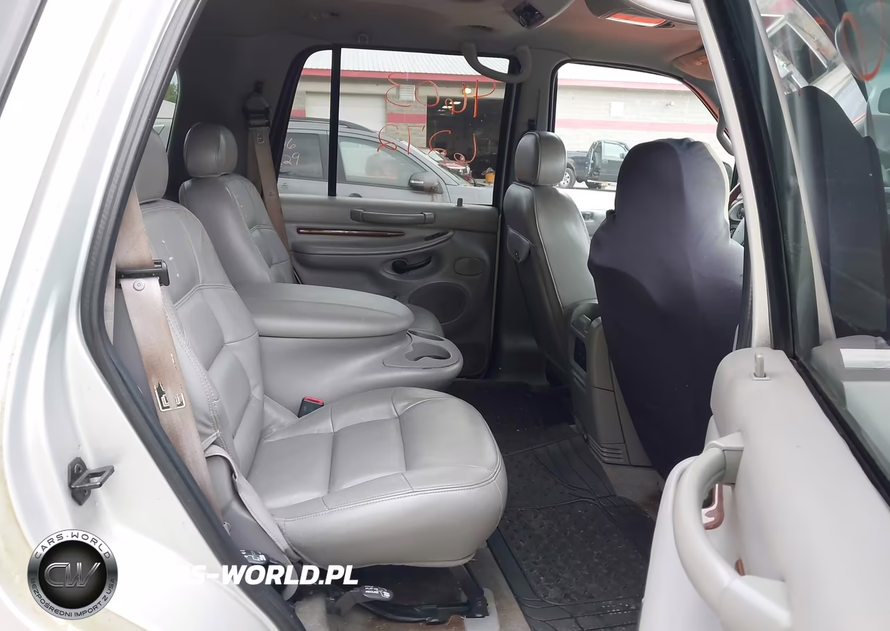 2000 Lincoln Navigator VIN:5LMFU28AXYLJ41345 - 8
