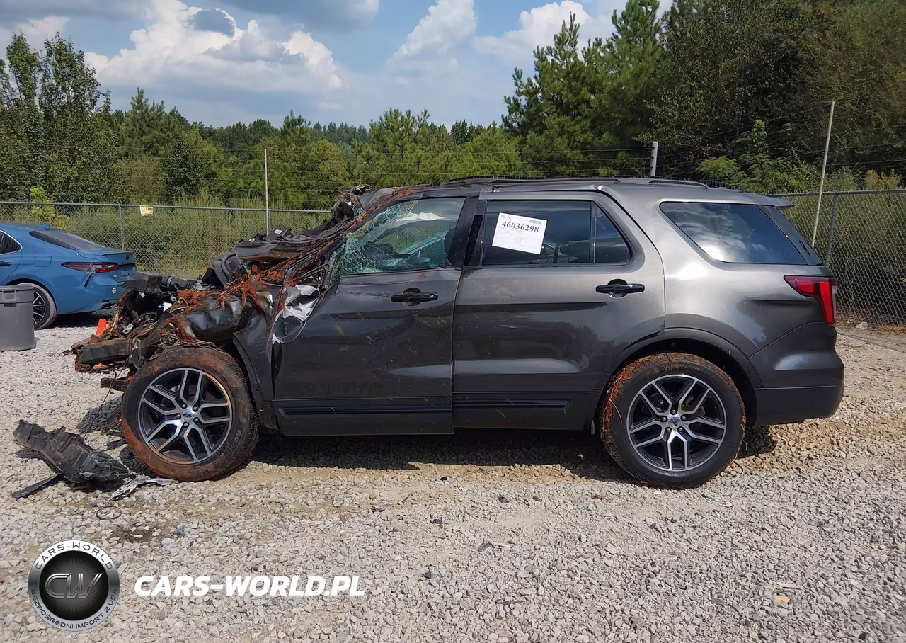 2017 Ford Explorer Sport VIN:1FM5K8GTXHGA86107 - 14