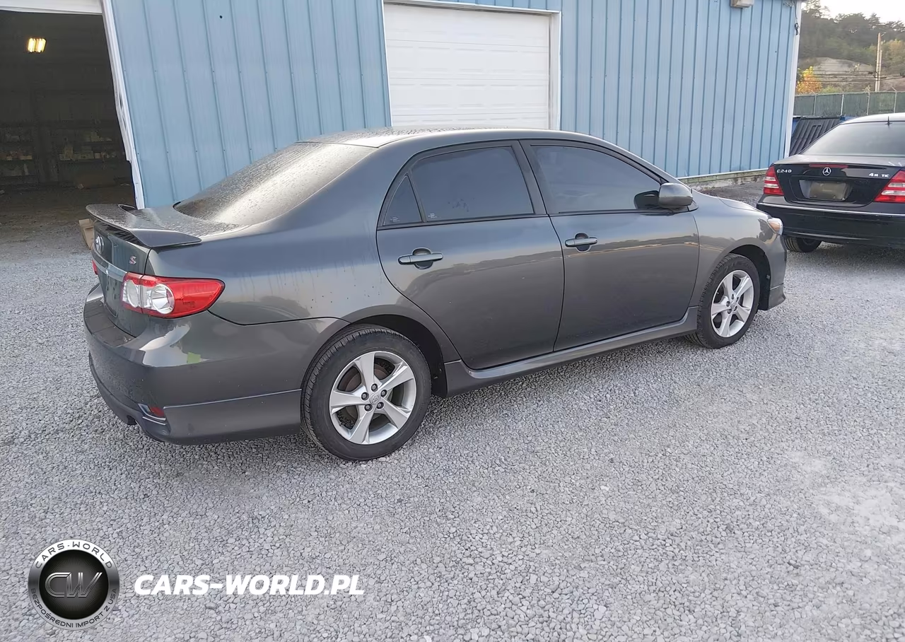 2012 Toyota Corolla S VIN:2T1BU4EE9CC871322 - 4