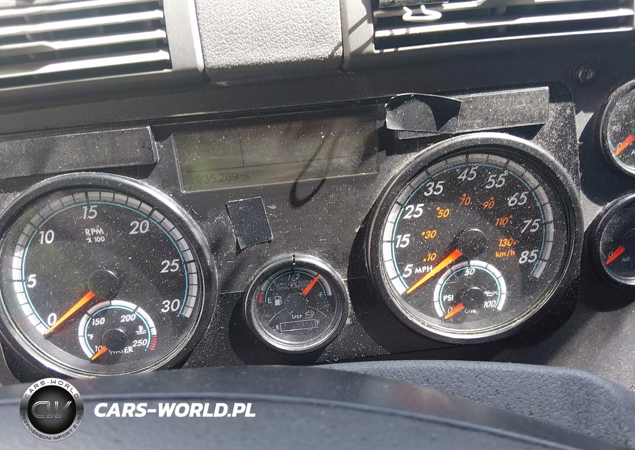 2018 Freightliner Cascadia 125 VIN:3AKJGLDR7JDJU6813 - 5