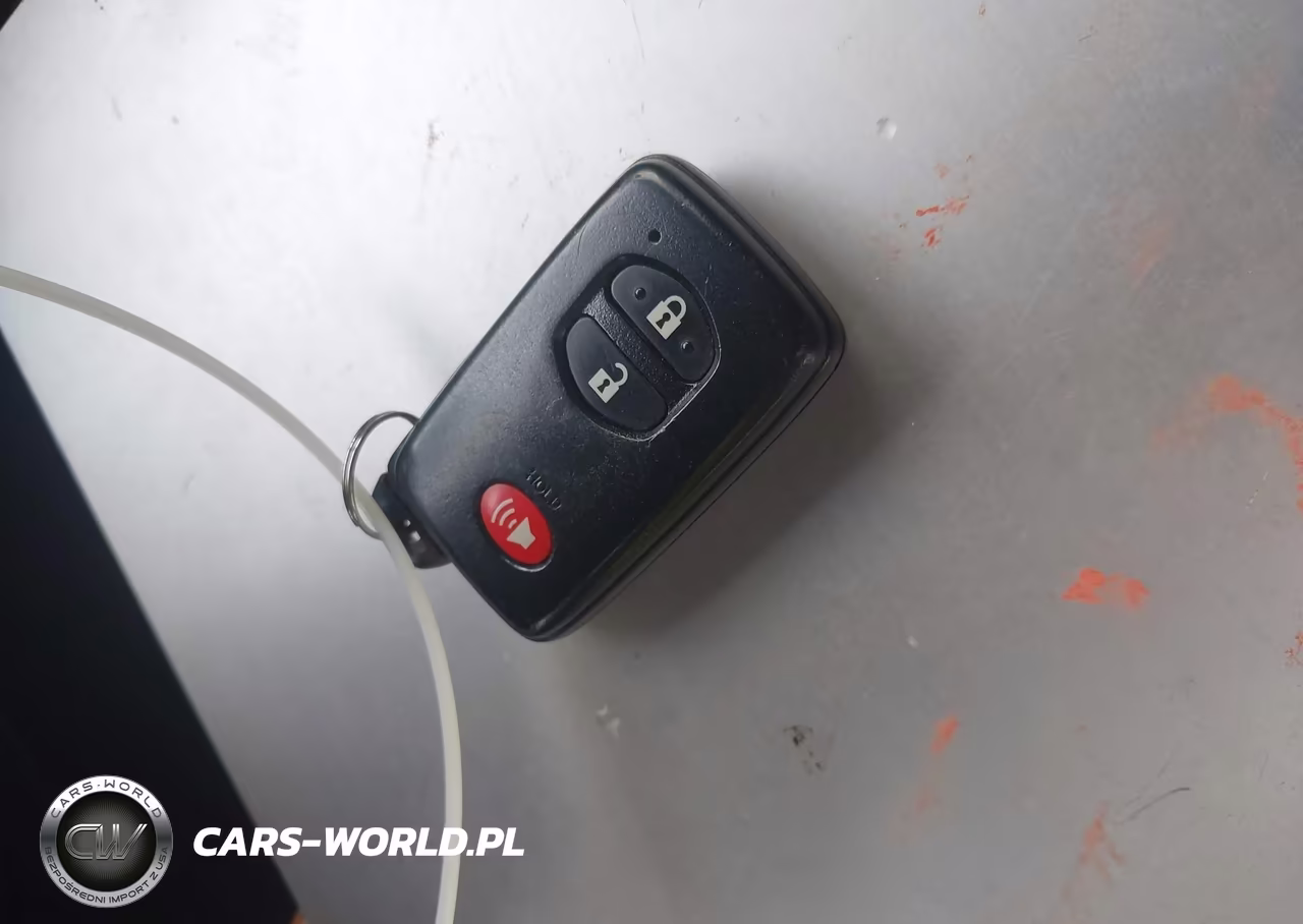2013 Toyota Prius Two VIN:JTDKN3DU9D5559273 - 11