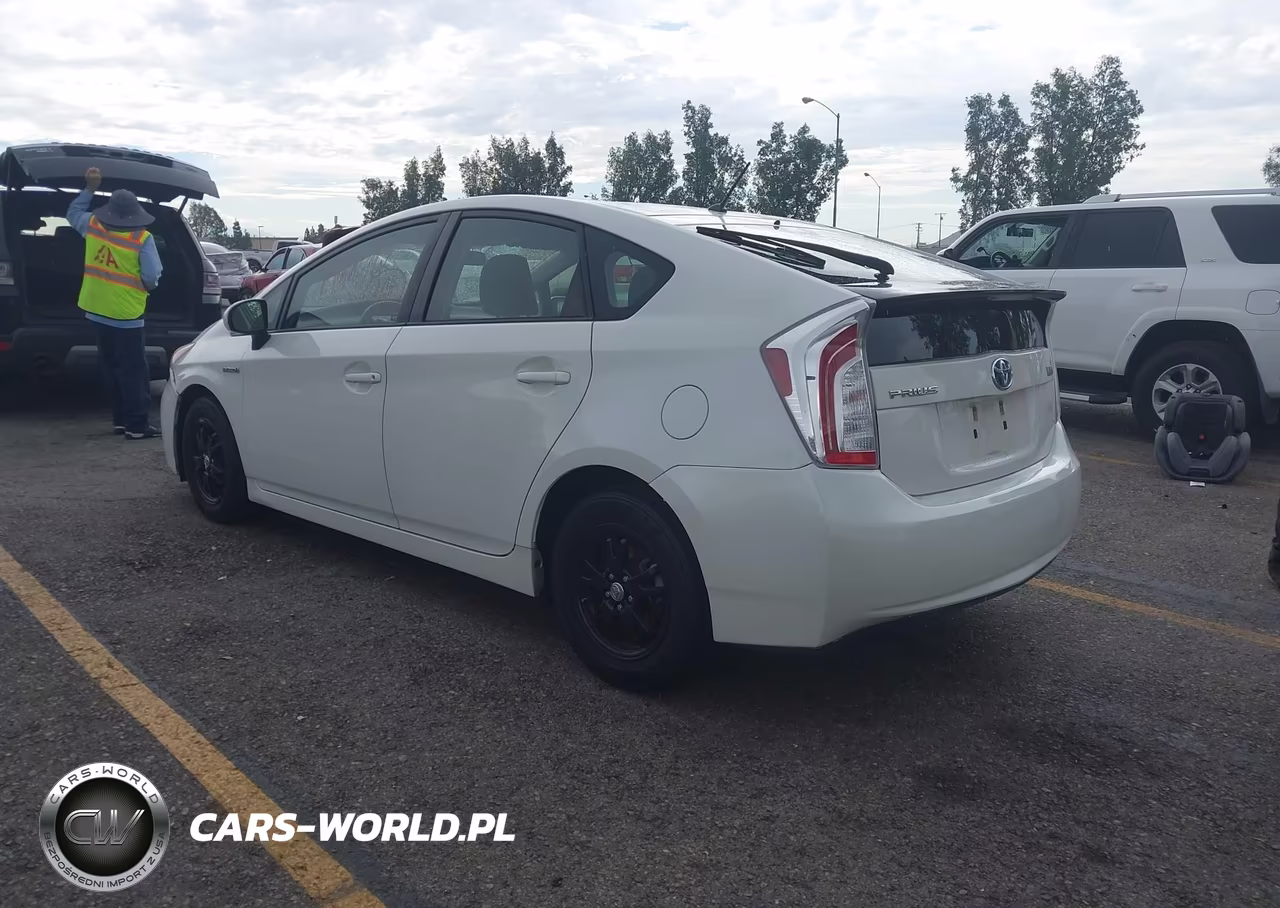 2013 Toyota Prius Two VIN:JTDKN3DU9D5559273 - 3