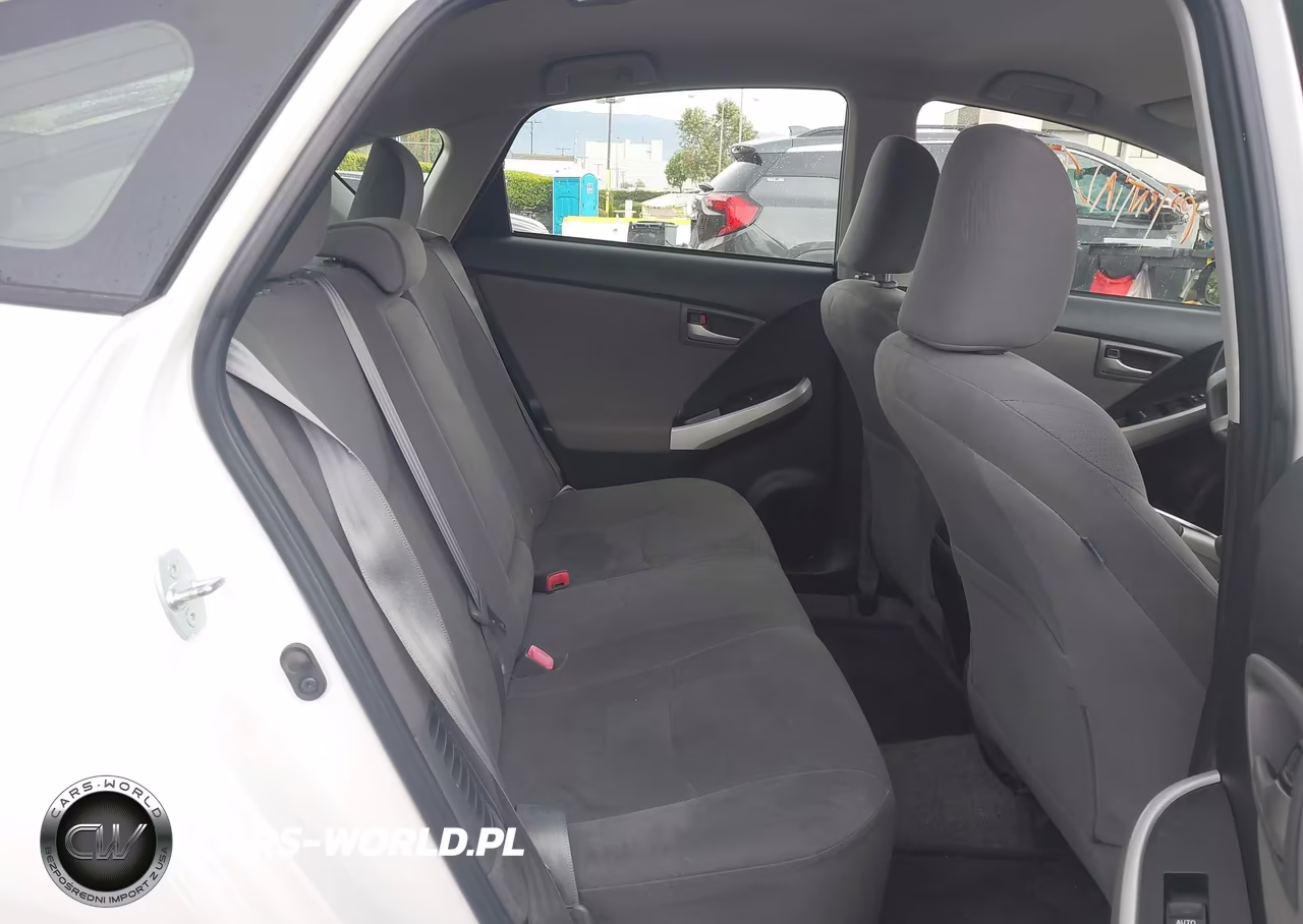 2013 Toyota Prius Two VIN:JTDKN3DU9D5559273 - 8