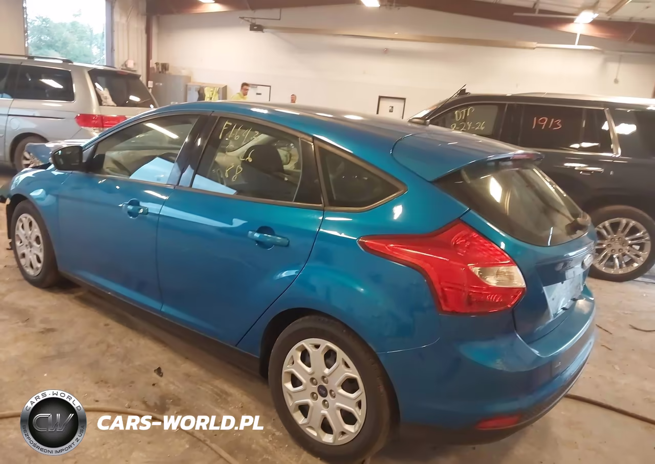2014 Ford Focus Se VIN:1FADP3K24EL401222 - 3