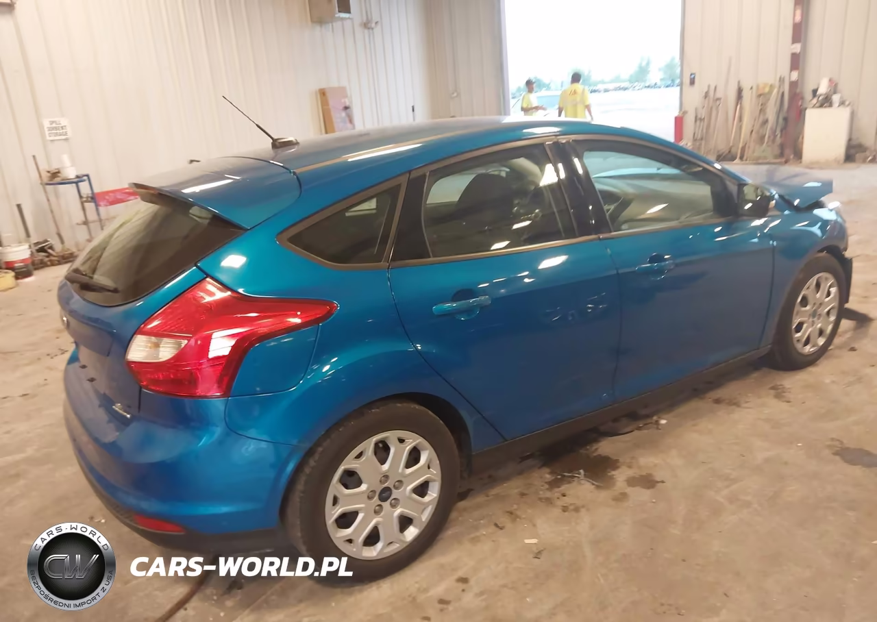 2014 Ford Focus Se VIN:1FADP3K24EL401222 - 4