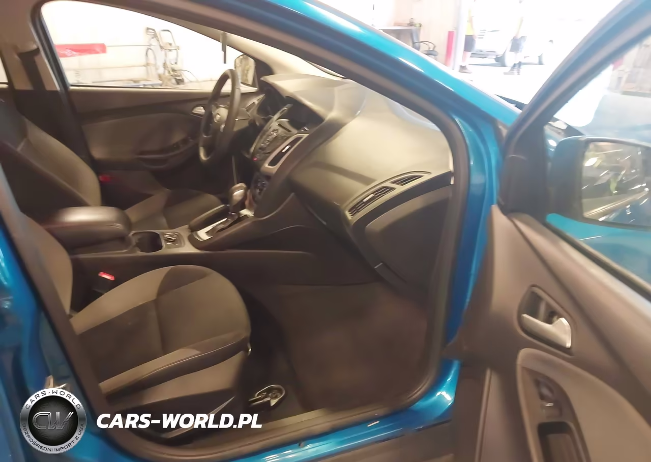 2014 Ford Focus Se VIN:1FADP3K24EL401222 - 5