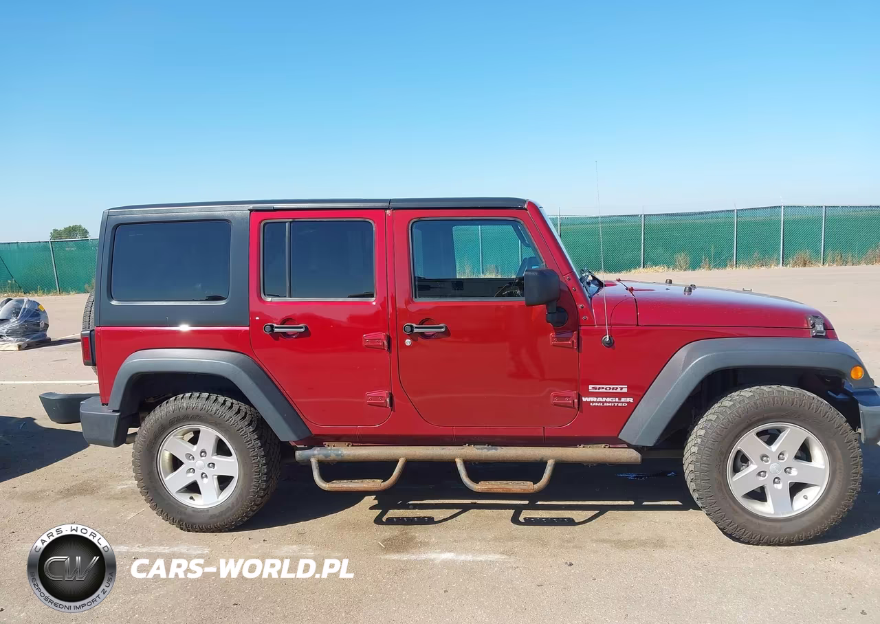 2013 Jeep Wrangler Unlimited Sport VIN:1C4BJWDG5DL615485 - 13