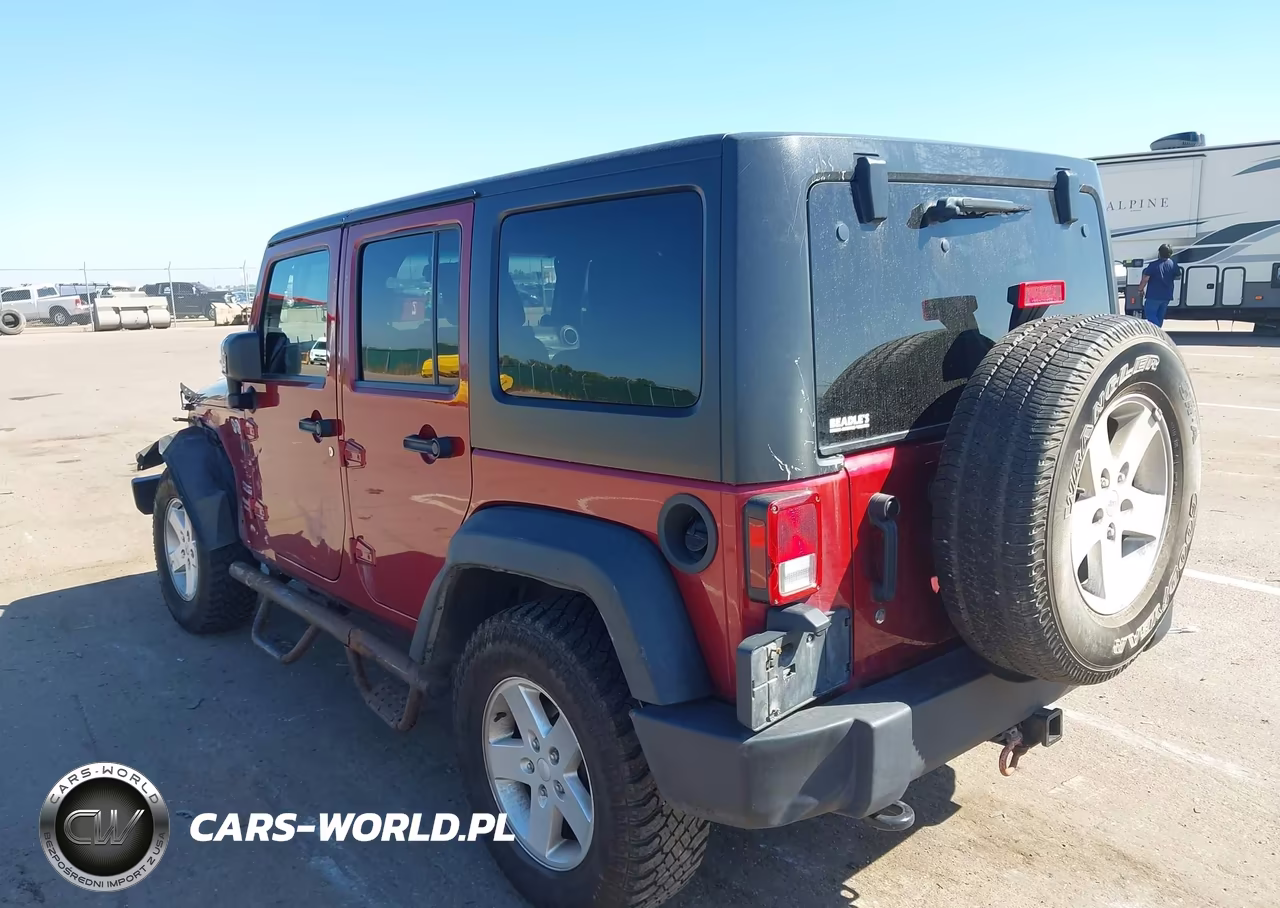 2013 Jeep Wrangler Unlimited Sport VIN:1C4BJWDG5DL615485 - 3