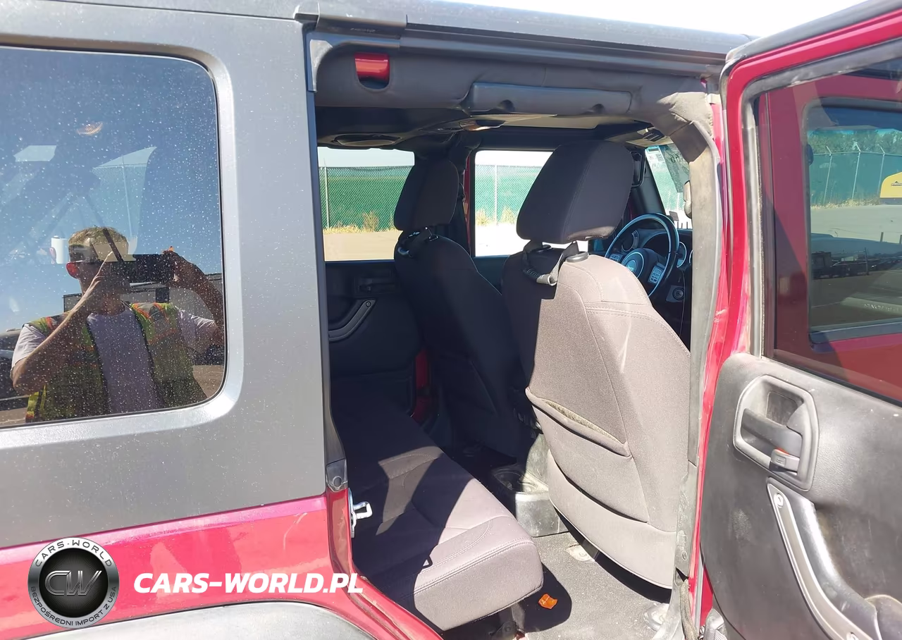2013 Jeep Wrangler Unlimited Sport VIN:1C4BJWDG5DL615485 - 8