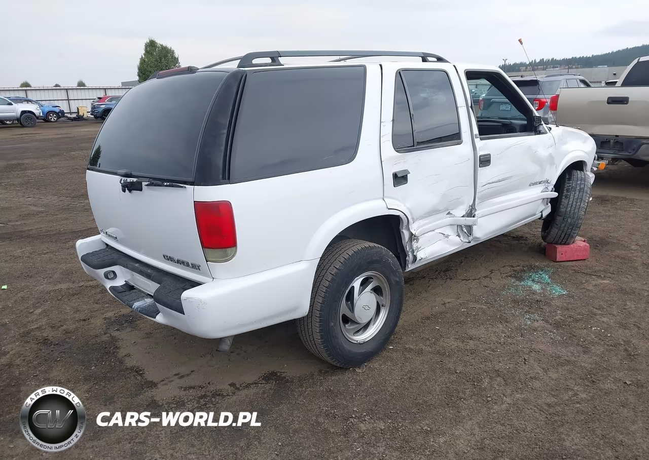 2003 Chevrolet Blazer Ls VIN:1GNDT13X53K173200 - 4