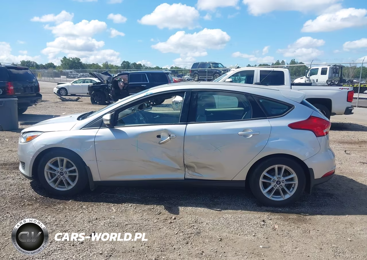 2016 Ford Focus Se VIN:1FADP3K2XGL249112 - 14