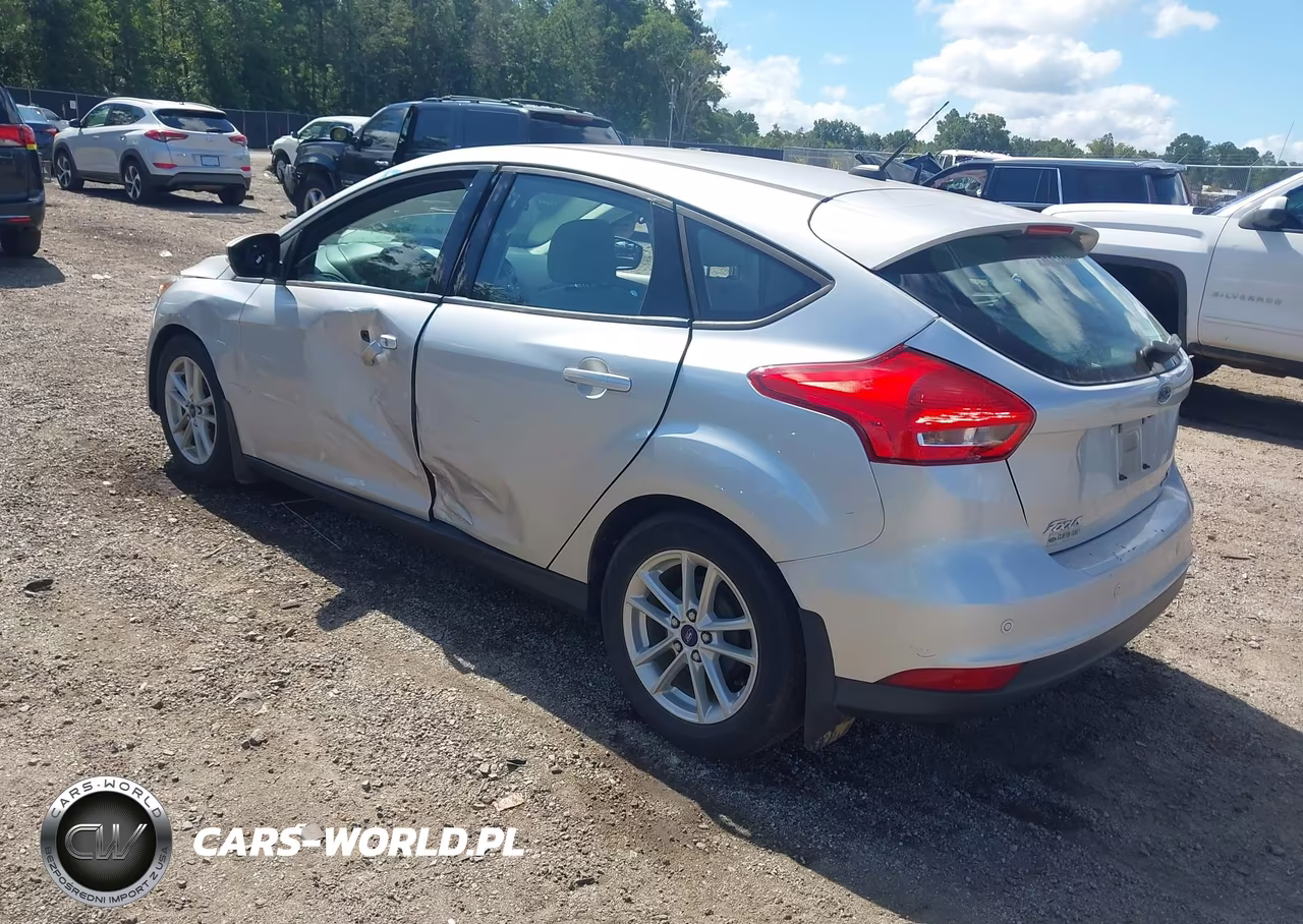 2016 Ford Focus Se VIN:1FADP3K2XGL249112 - 3