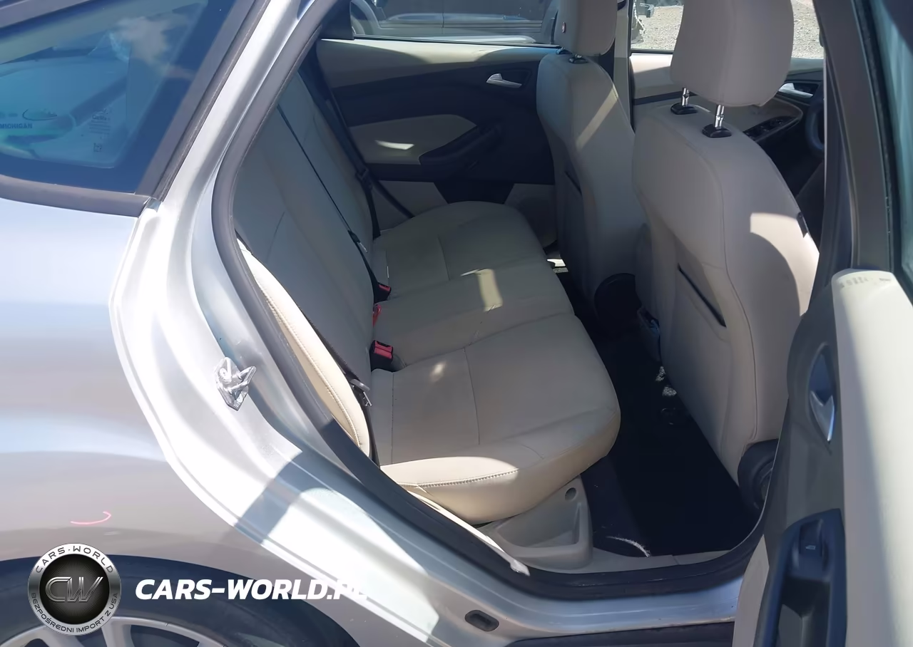 2016 Ford Focus Se VIN:1FADP3K2XGL249112 - 8