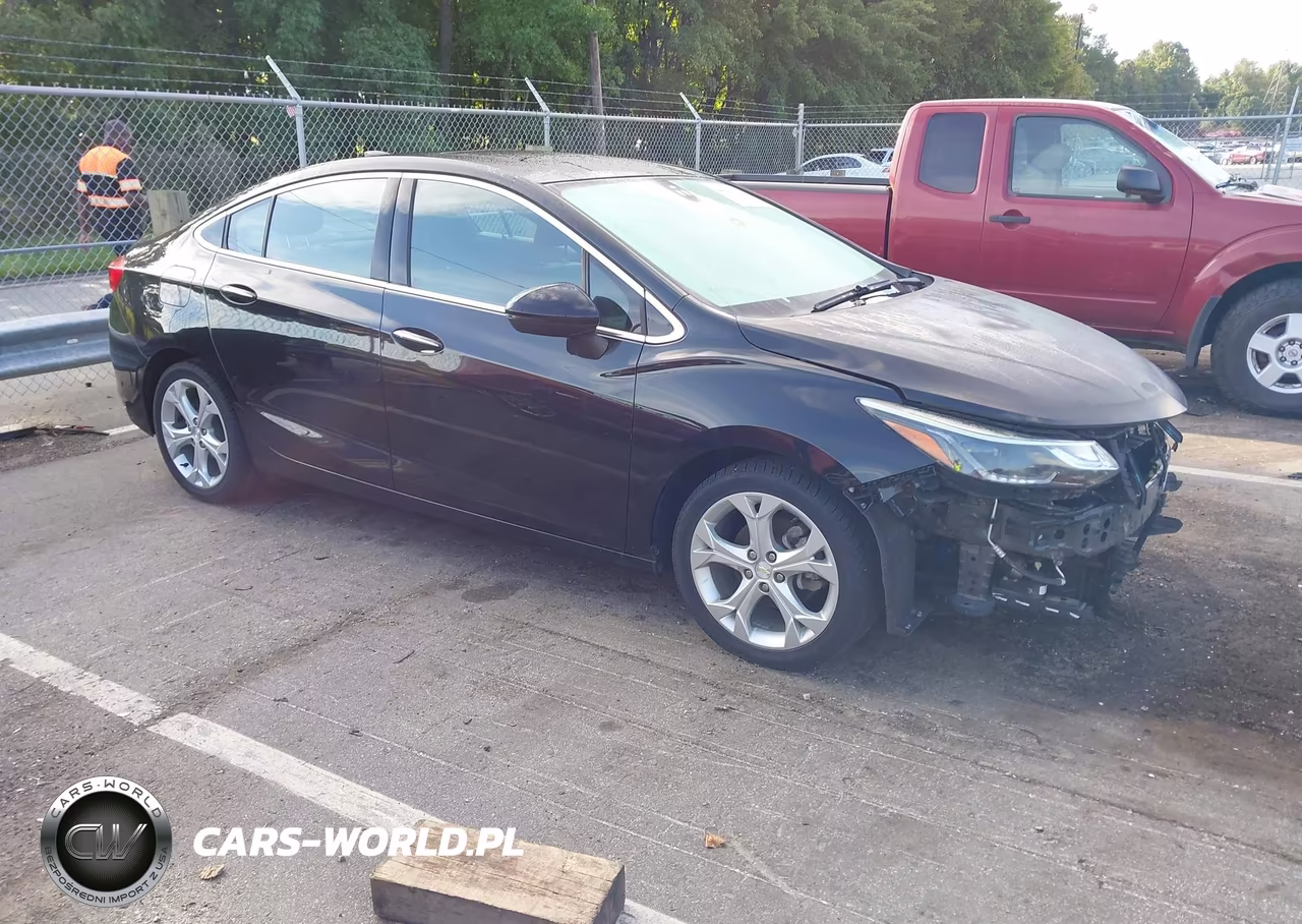 2018 Chevrolet Cruze Premier Auto VIN:1G1BF5SM5J7120494 - 1